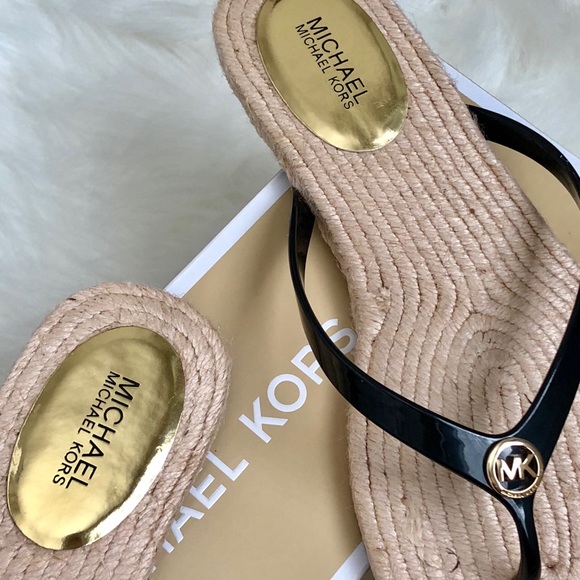 New Authentic Michael Kors Flat Flip-flop Sandals - Picture 3 of 4